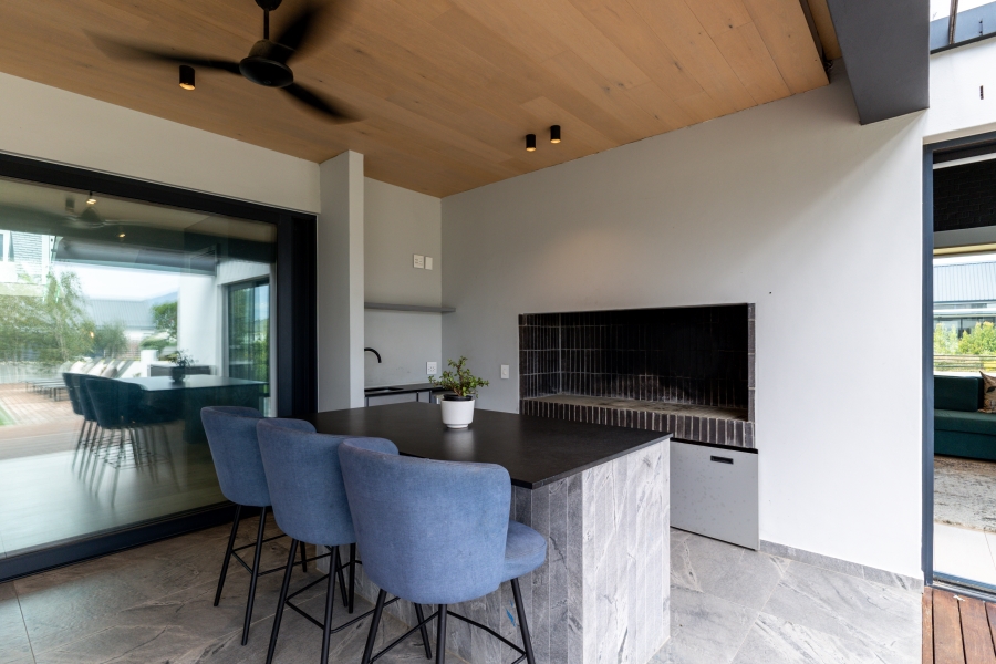 5 Bedroom Property for Sale in Val De Vie Estate Western Cape